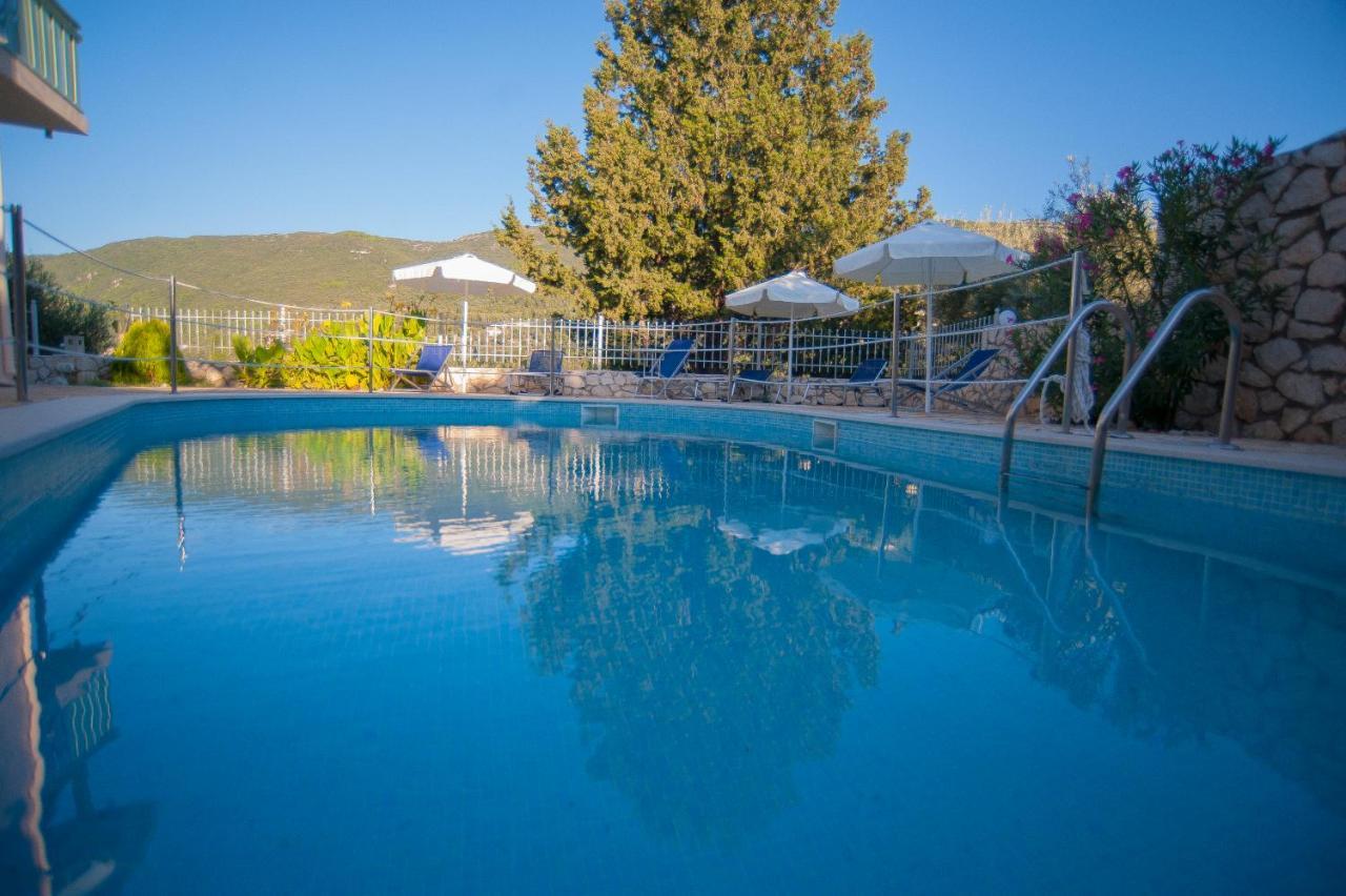 Deep Blue- Rosemary Sea View Apartment Ayios Nikitas Luaran gambar